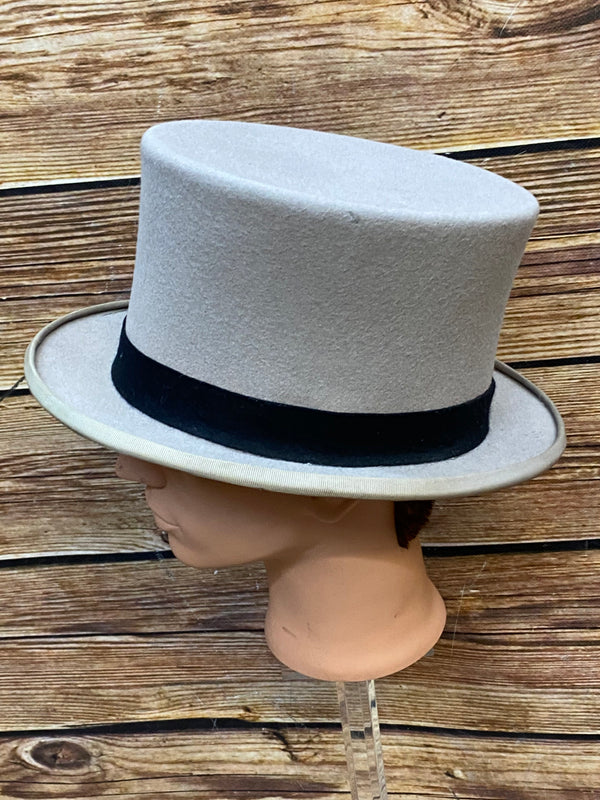 „Grauer Zylinderhut Seitenansicht mit schwarzem Hutband“