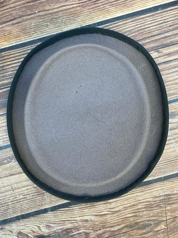 „Oberansicht klassischer grauer Herren-Zylinder“