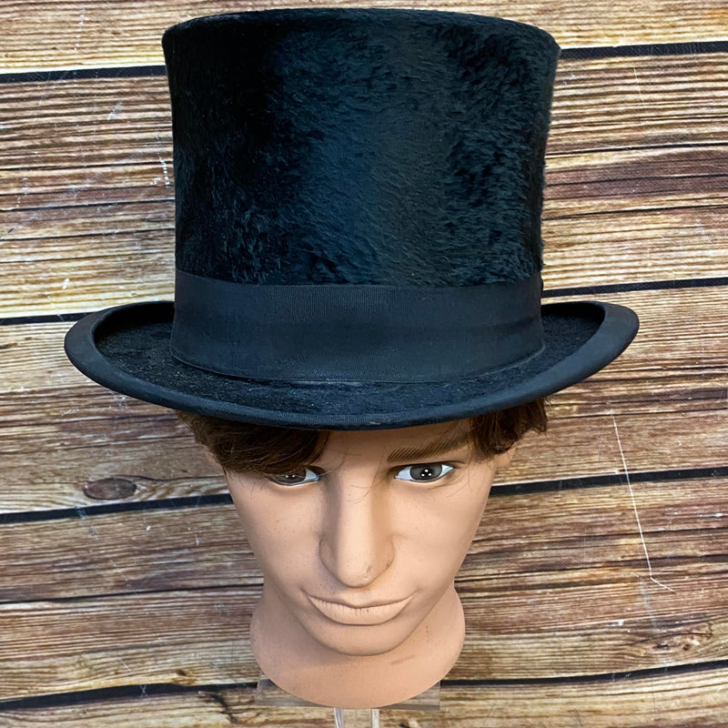„Herren-Zylinder aus Maulwurffell, Frontansicht“