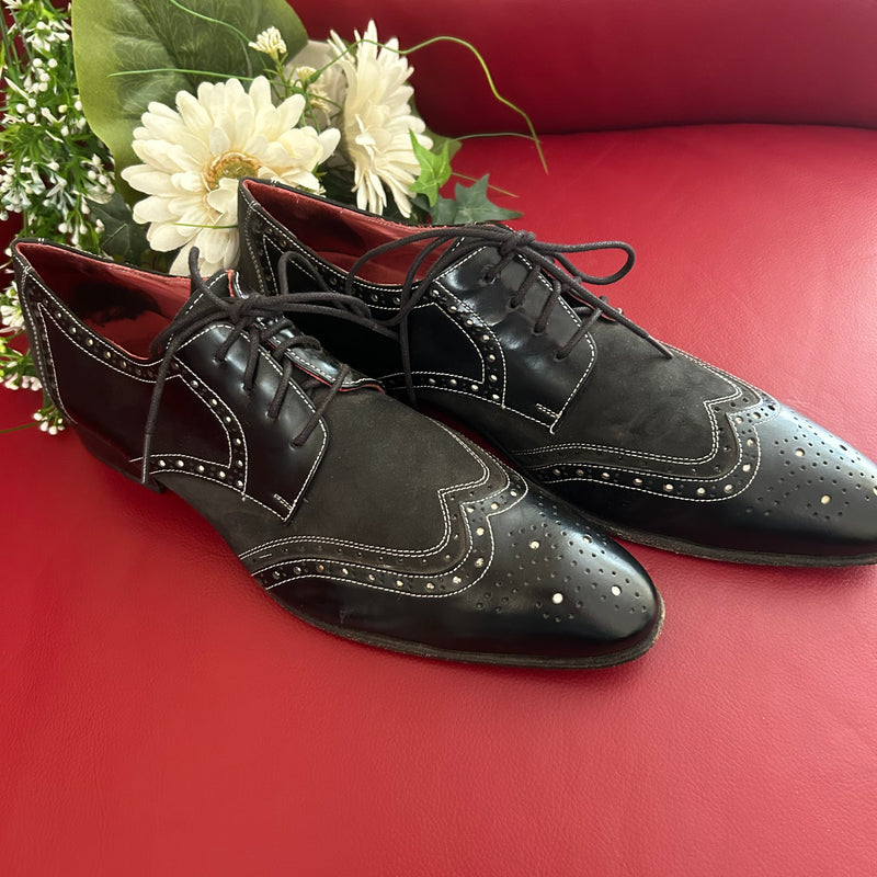 Schwarze Brogue-Oxfords Gr. 41