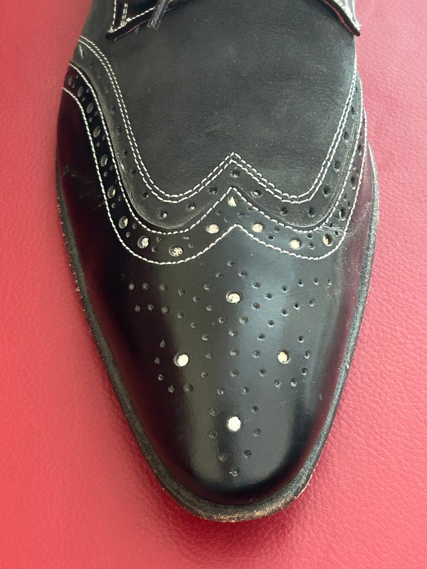 Schwarze Brogue-Oxfords Gr. 41