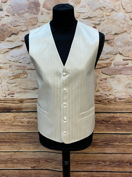 „Herrenweste Größe 102 hell gestreift Vorderansicht“