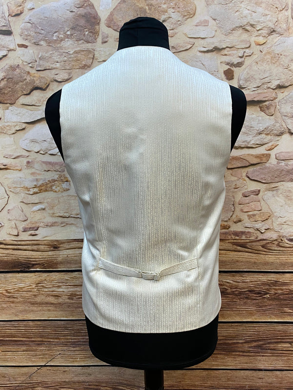 „Rückseite Herrenweste hell gleicher Stoff wie vorne“