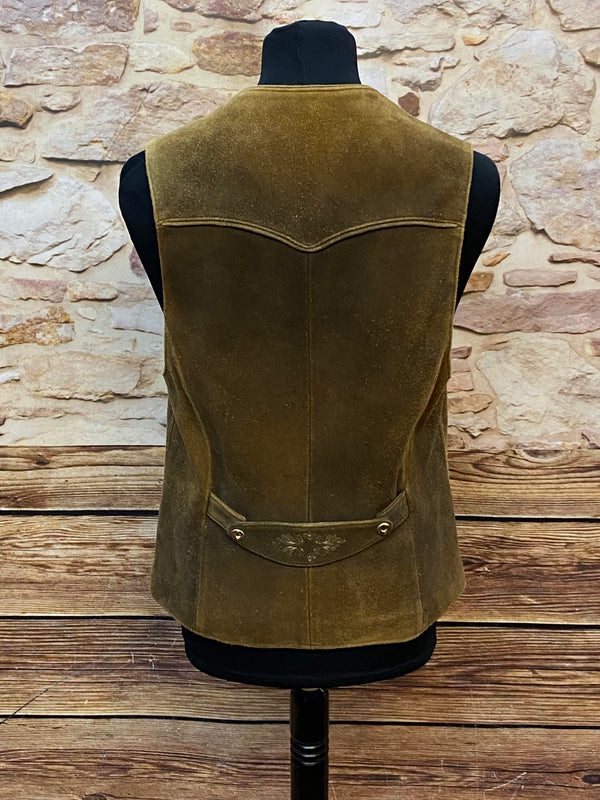 „Vintage Trachtenweste aus echtem Hirschleder Herren Rückansicht“
