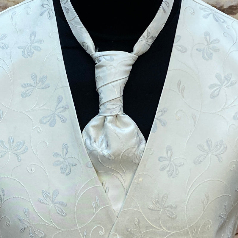 Hochzeitsweste in Elfenbein von Masterhand, Gr.52