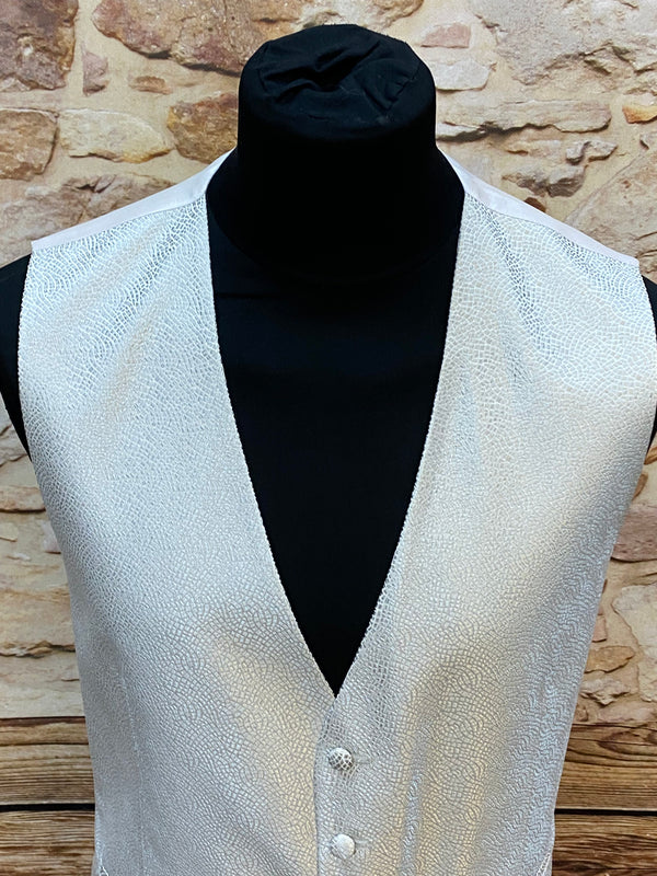 Hochzeitsweste mit Plastron und Einstecktuch von Wilvorst, Gr.106