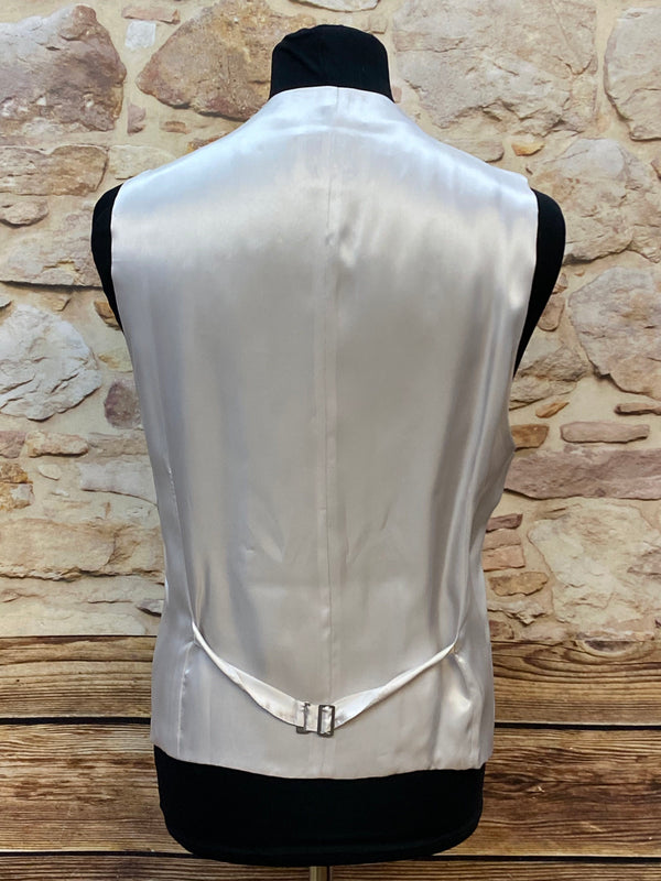 Exklusives 3-teiliges Hochzeitswesten-Set von Wilvorst in Elfenbein, Größe 58