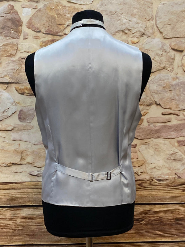 Elegante Hochzeitsweste in Elfenbein mit Plastron, Größe 54 von Wilvorst