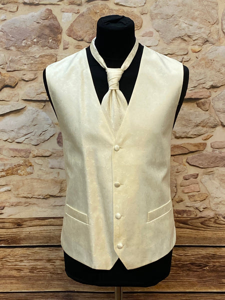 Hochwertiges Hochzeitswesten-Set von Masterhand in Elfenbein, Größe 106