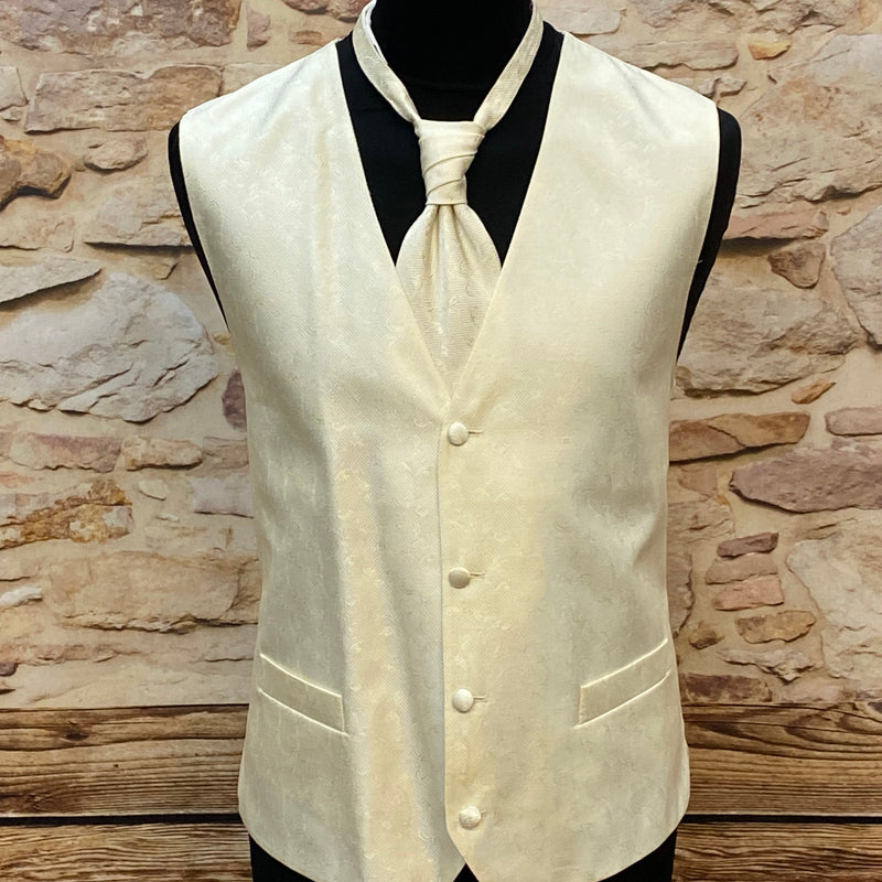Hochwertiges Hochzeitswesten-Set von Masterhand in Elfenbein, Größe 106