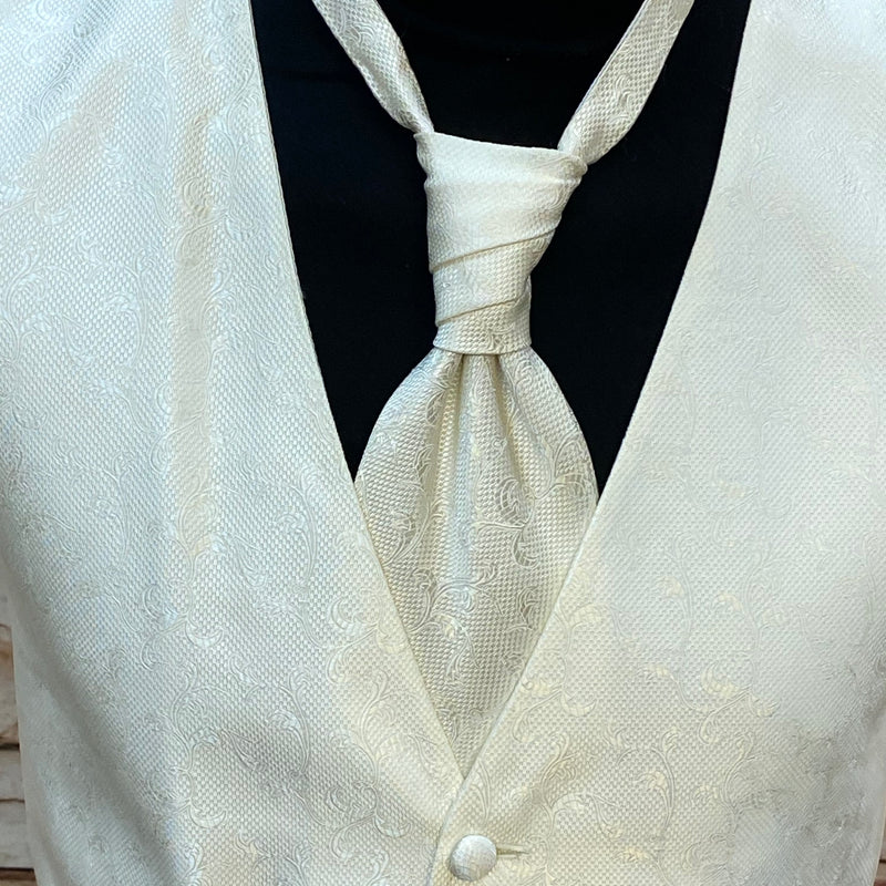 Hochwertiges Hochzeitswesten-Set von Masterhand in Elfenbein, Größe 106