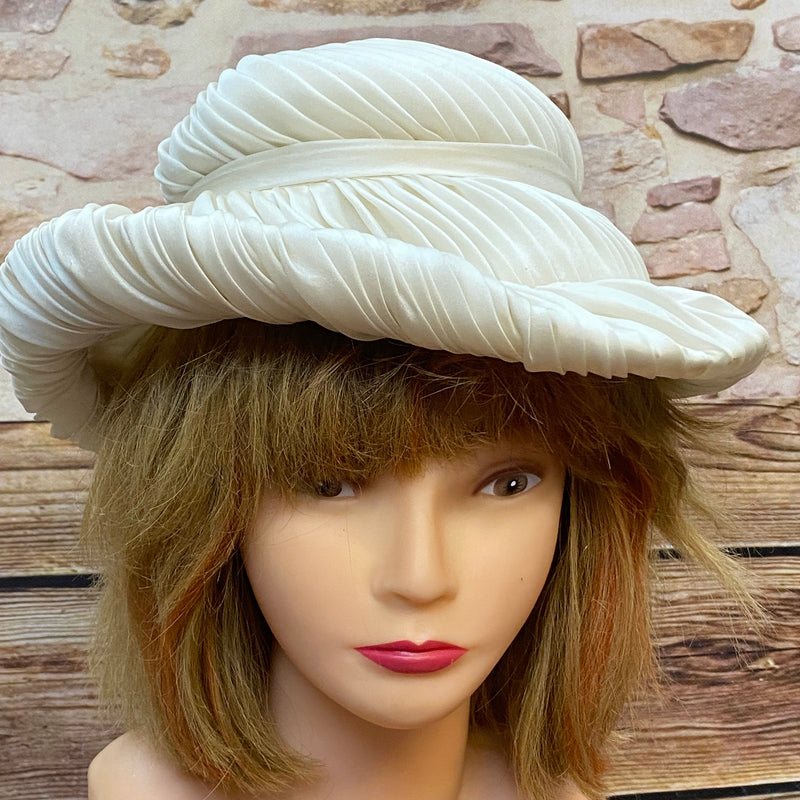 Antiiker Damenhut Vintage Hut creme/weiß handgefertigt Unikat