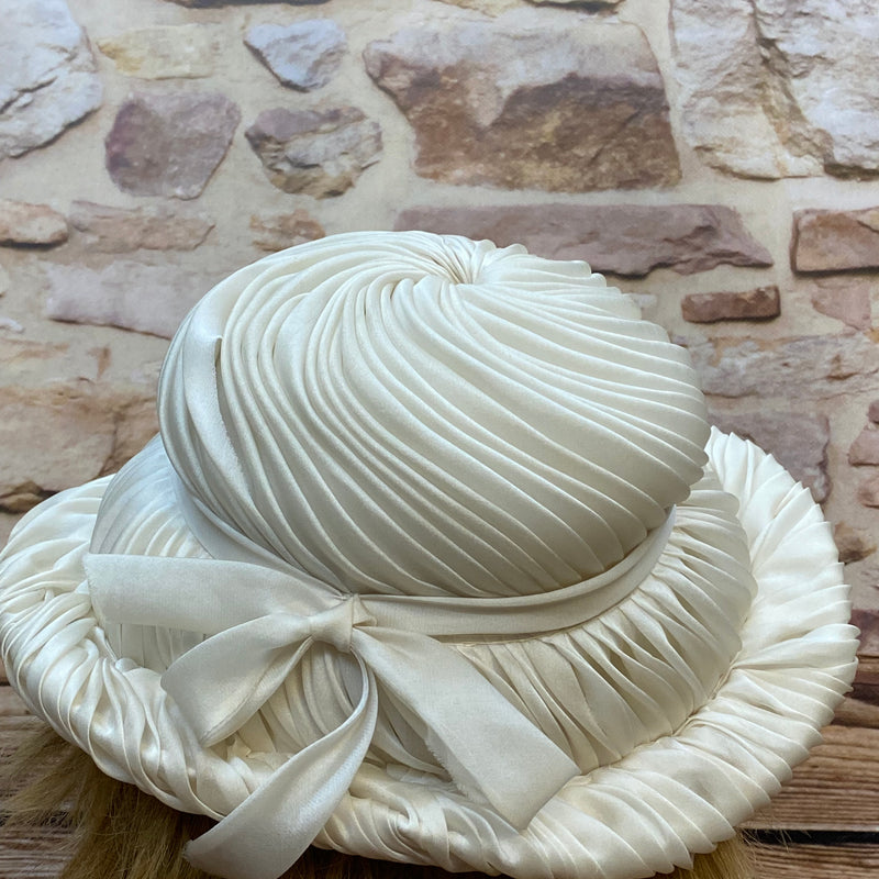 Antiiker Damenhut Vintage Hut creme/weiß AnlasshutUnikat