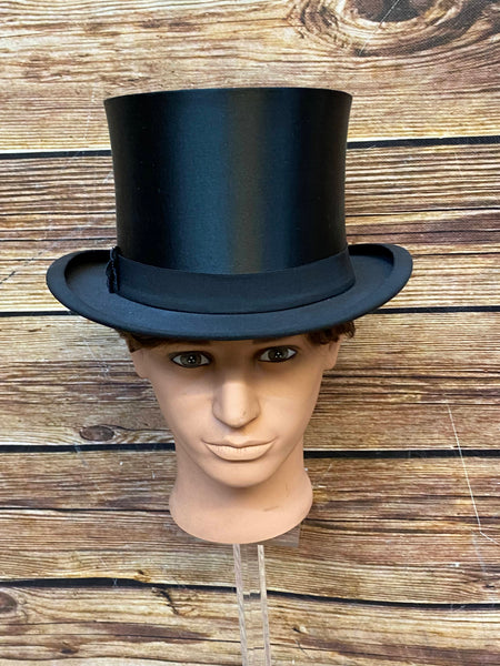 „Schwarzer Herren Klappzylinder Vintage frontal auf Kopfmodell“