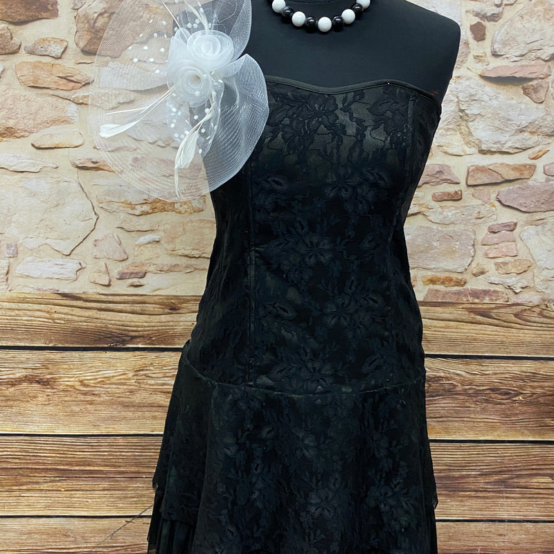 Gothic Vintage Kleid in Schwarz mit Accessoires – Größe 46