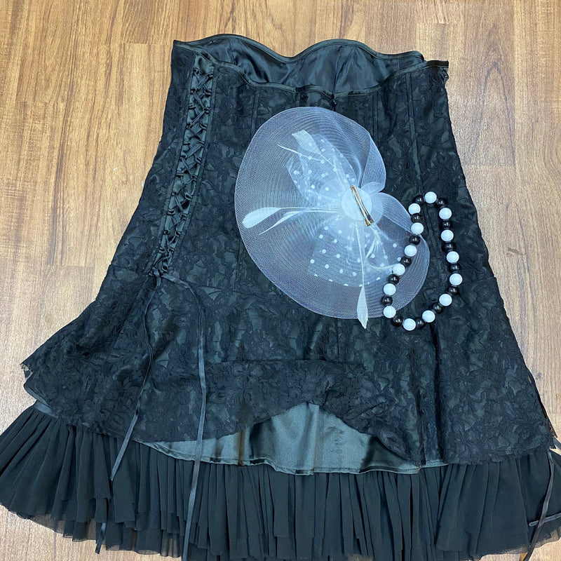 Gothic Vintage Kleid in Schwarz mit Accessoires – Größe 46