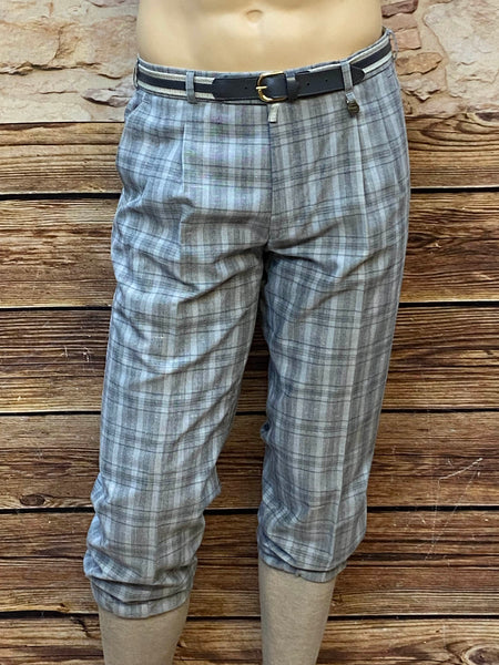 Graue, karierte Knickerbockerhose mit gerafftem Saum, Größe 50, Bundweite 90 cm, sehr guter Zustand – klassischer 20er-Jahre-Golfstil.