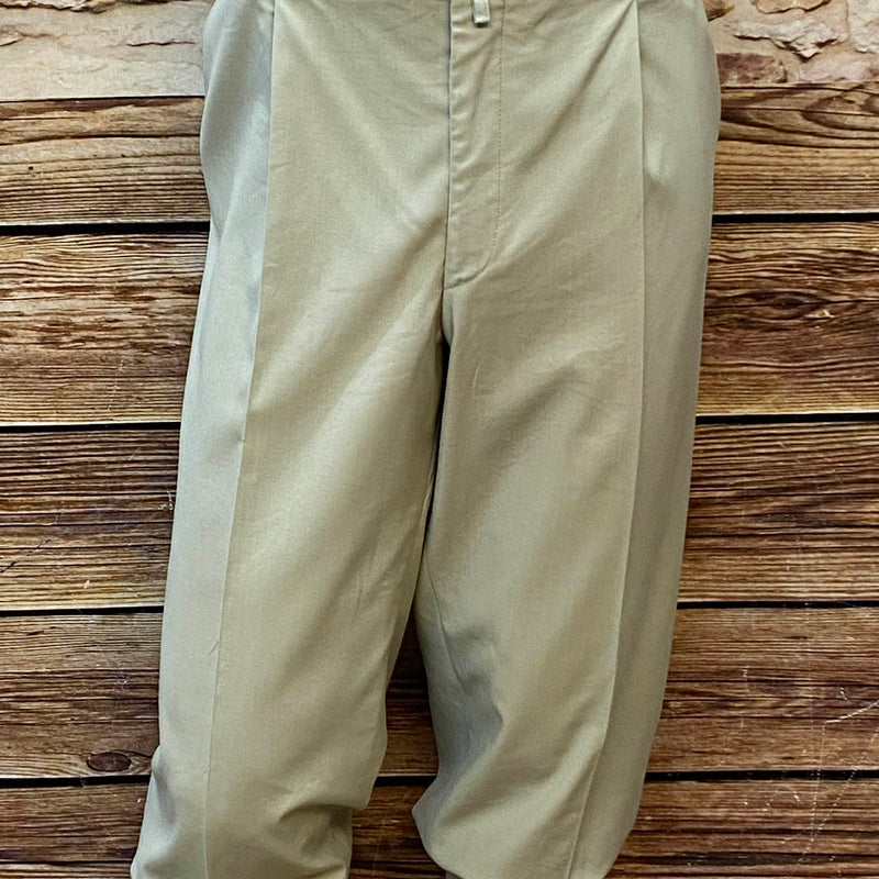 „Beige Knickerbocker-Hose im 20er-Jahre Stil, Größe 56, frontal, neu/ungetragen“