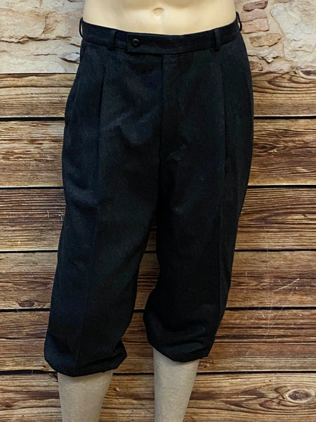 Dunkelgraue, wollene Knickerbockerhose mit gerafftem Saum, Größe 52, Bundweite 98 cm, sehr guter Vintage‑Zustand.