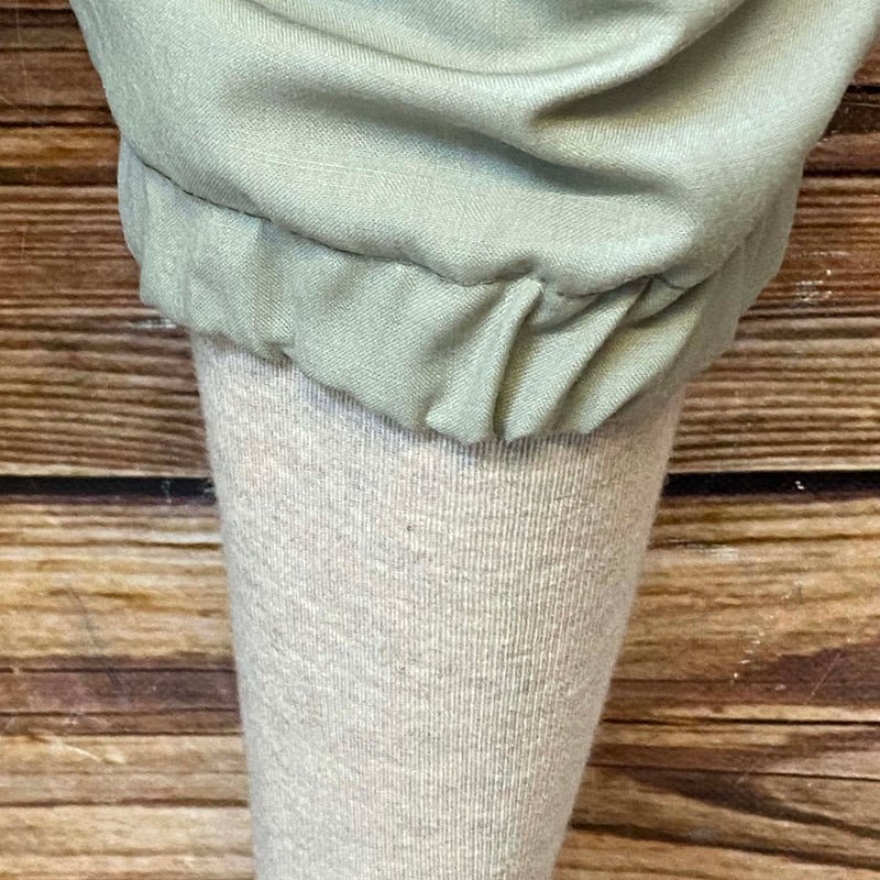 Olivgrüne Knickerbocker im 20er Jahre Stil – Perfekt für stilbewusste Herren