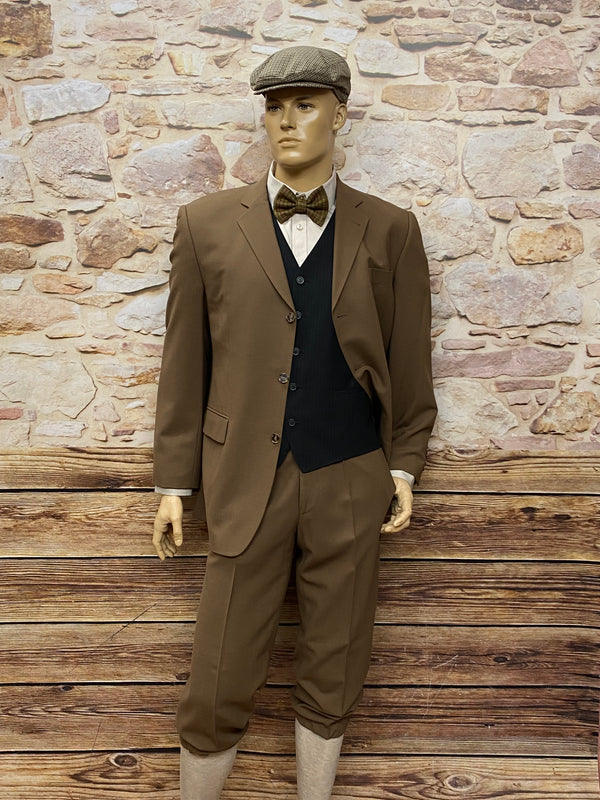 Knickerbocker Outfit mit Sakko, Weste, Hemd, Fliege, Schiebermütze und Kniestrümpfe, 7teilig für Herren 20er Jahre Stil braun  Gr.52