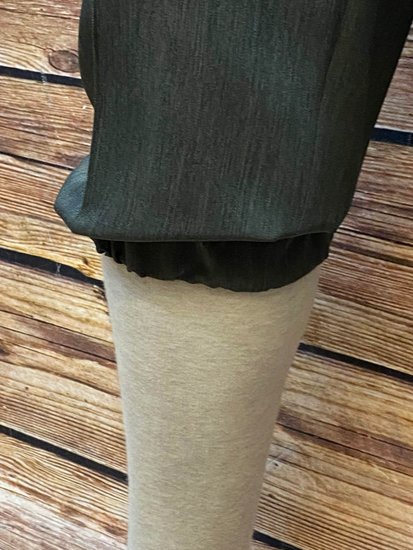 Graugrüne Knickerbocker Hose – Ein Hauch von 20er Jahre Eleganz