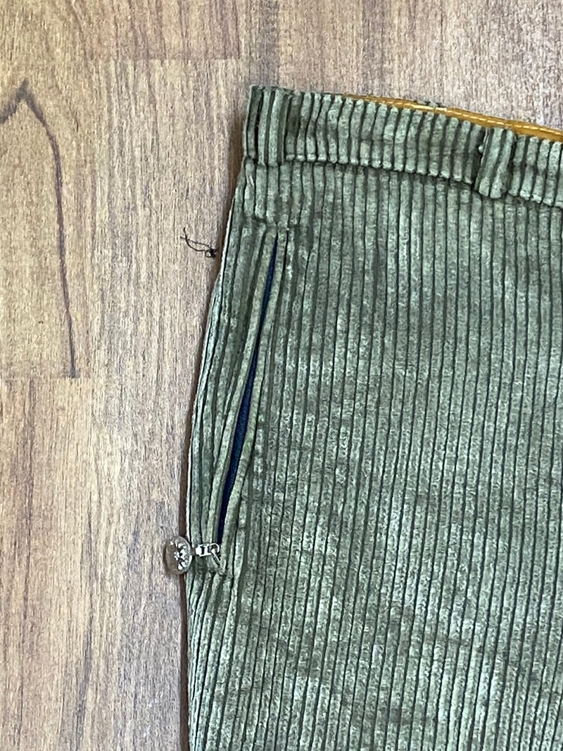 Cord Kniebundhose Wanderhose Kurzgröße Gr.25, grün