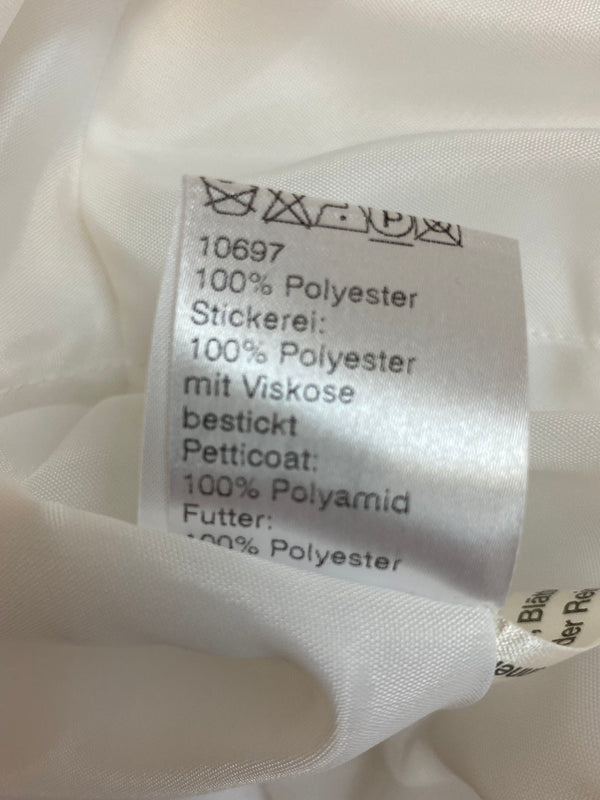 Kommunionkleid weiß mit floraler Stickerei – Gr. 146