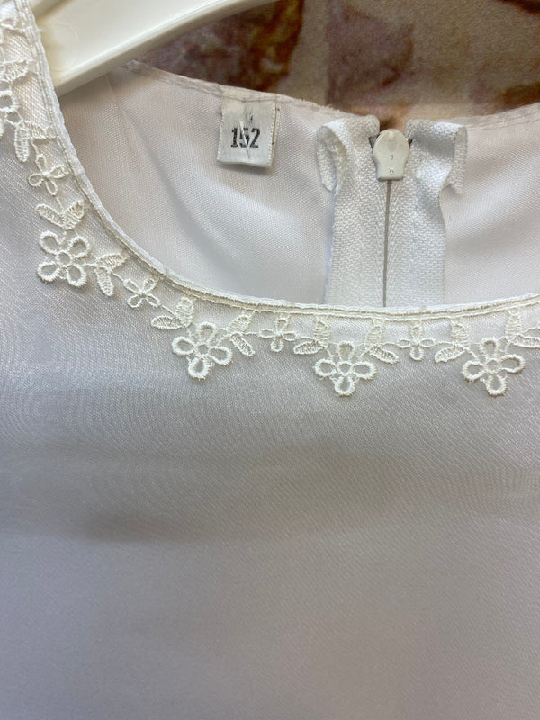 Kommunionkleid weiß mit floraler Stickerei – Gr. 152