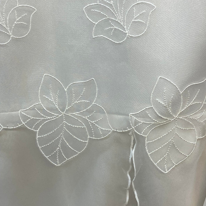 Kommunionkleid weiß mit floraler Stickerei – Gr. 152