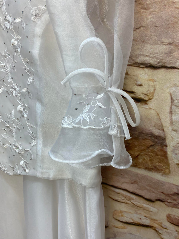Kommunionkleid Weiß – Gr. 146 | Stickerei ungetragen