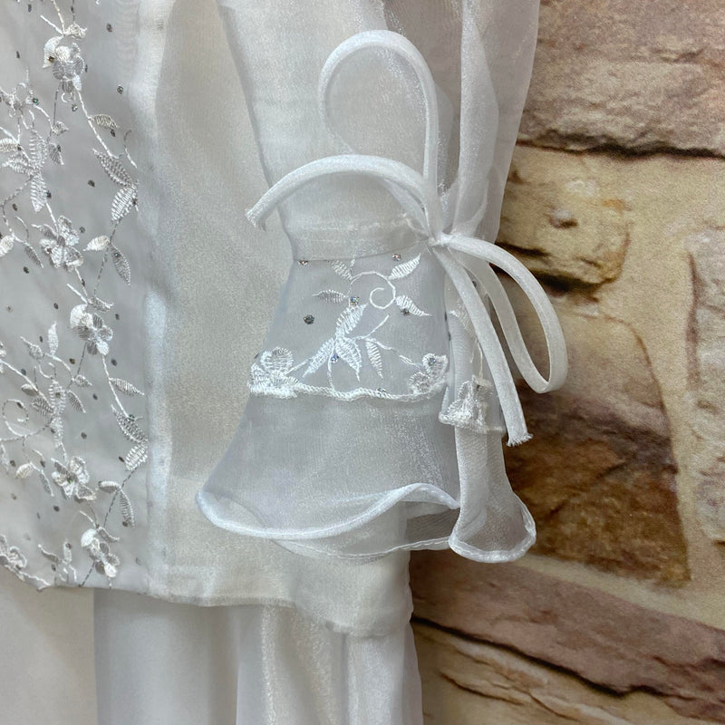 Kommunionkleid Weiß – Gr. 146 | Stickerei ungetragen