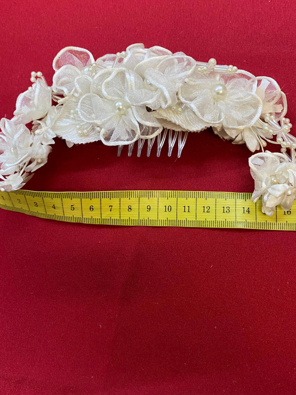 Kommunion Haarschmuck Blumen Perlen – Haarkamm weiß Mädchen ungetragen, Ansicht 3