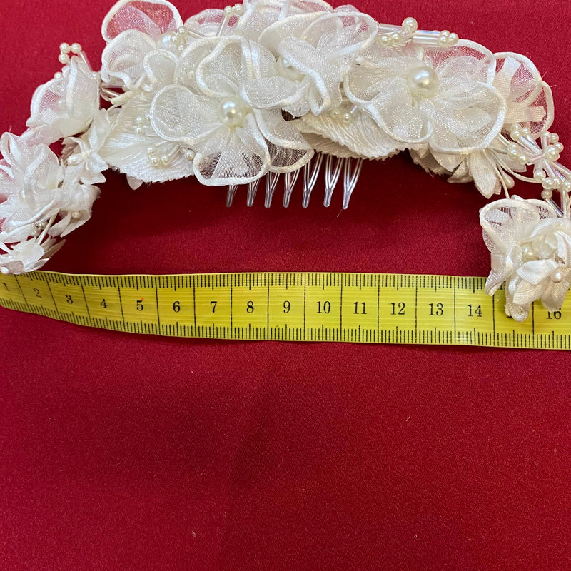 Kommunion Haarschmuck Blumen Perlen – Haarkamm weiß Mädchen ungetragen, Ansicht 3