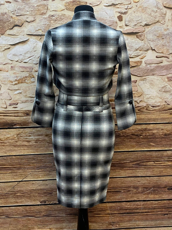 Eleganz in Karomuster: Vintage Damen-Kostüm in Größe 36 (34)