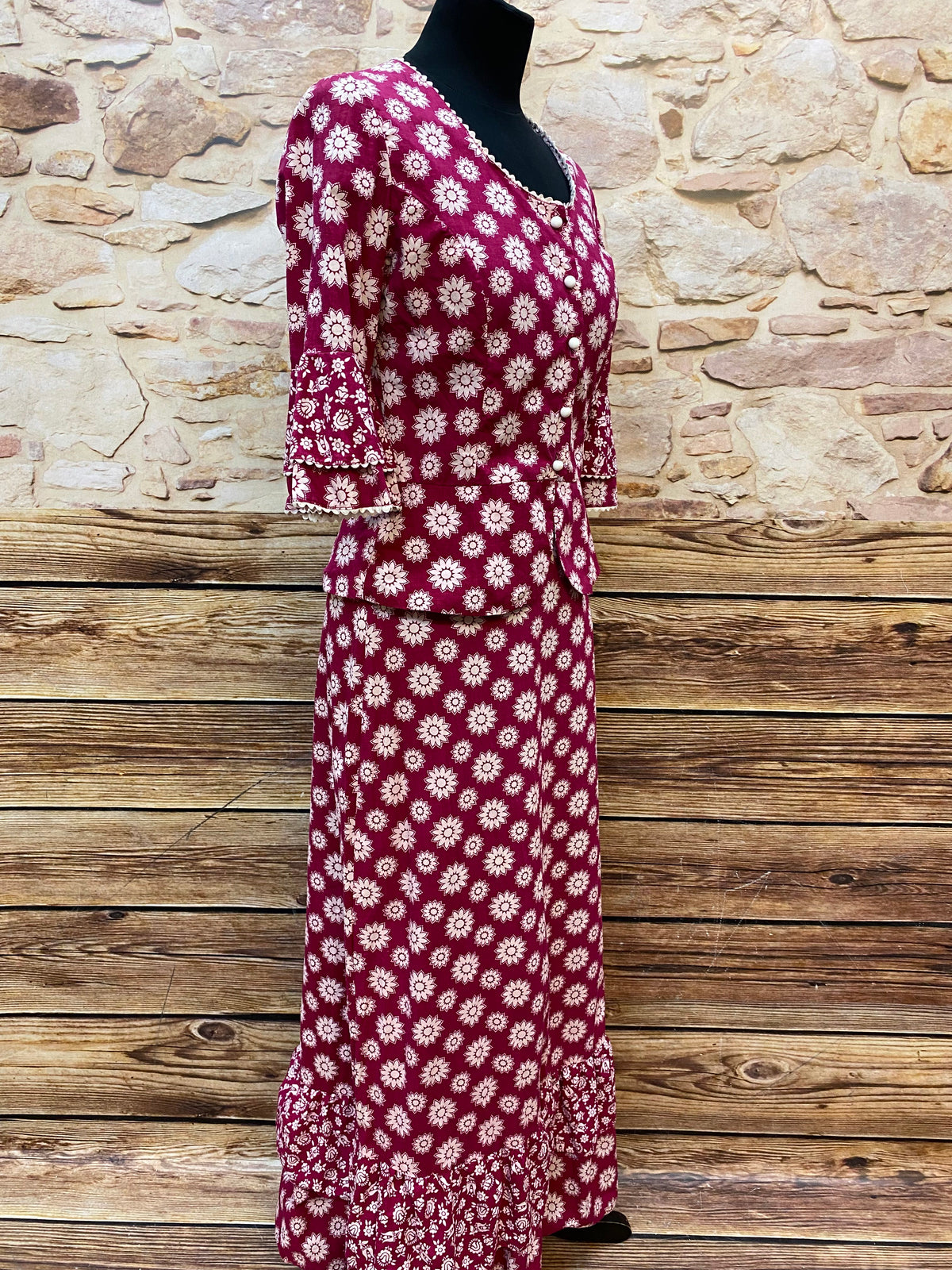 Romantisches Vintage-Kostüm in Blumenmuster