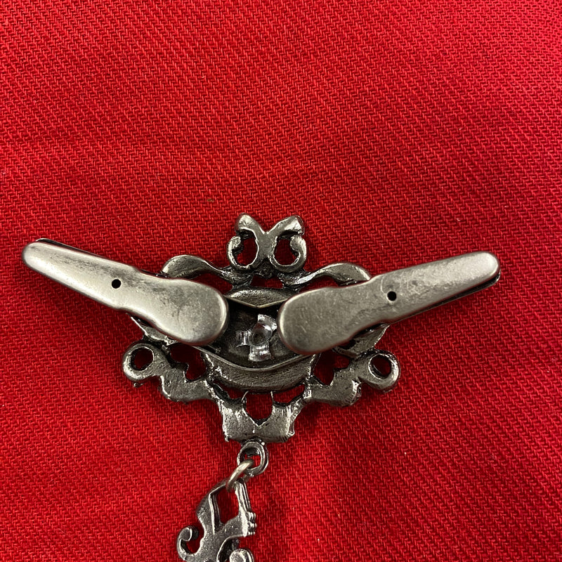 Antike Kragenspange mit Grandln, Trachtenschmuck, Trachtenmode