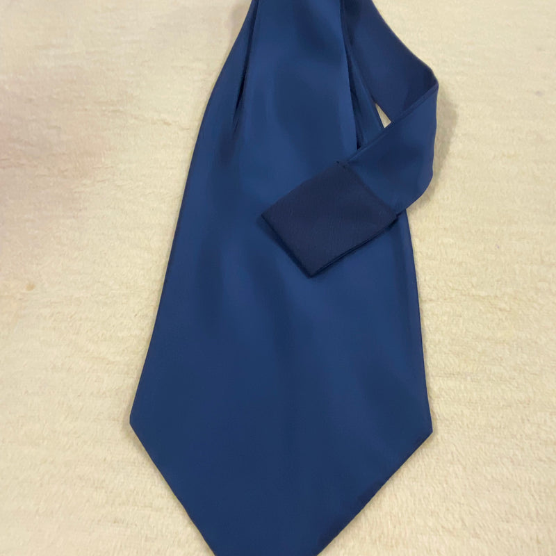 Blauer Vintage-Krawattenschal