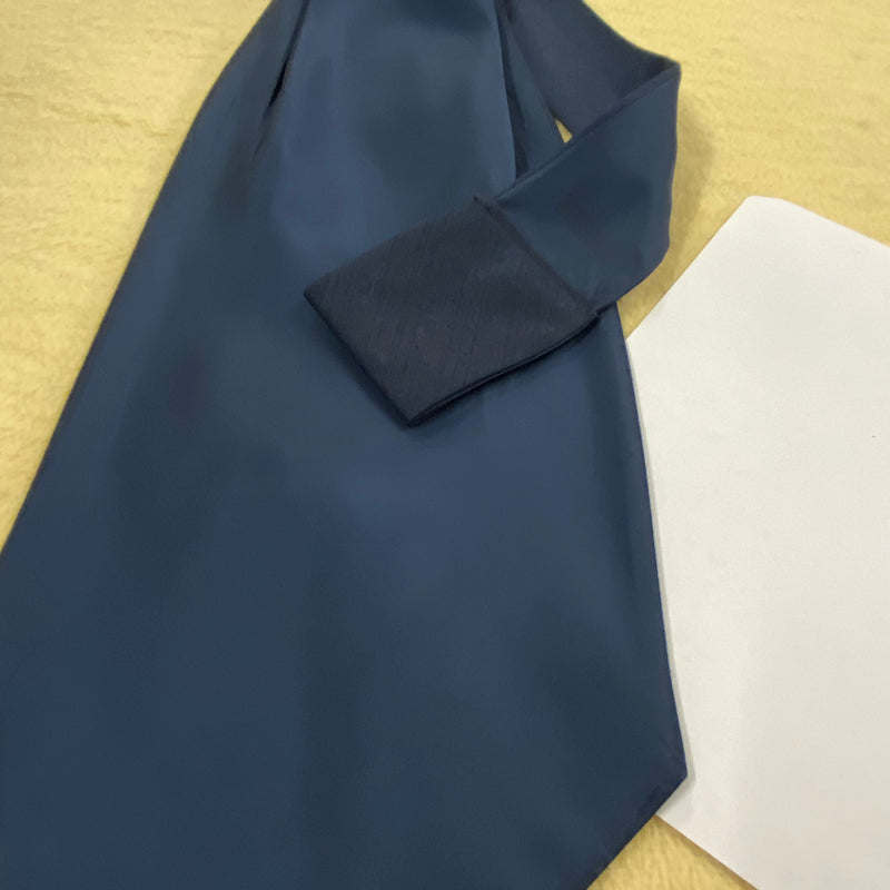 Eleganter blauer Vintage-Krawattenschal