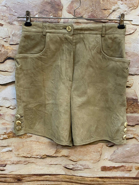 Kurze Vintage Damen Lederhose Luis Steindl Größe 40 aus beigem Ziegenveloursleder mit Knöpfen und Stickerei