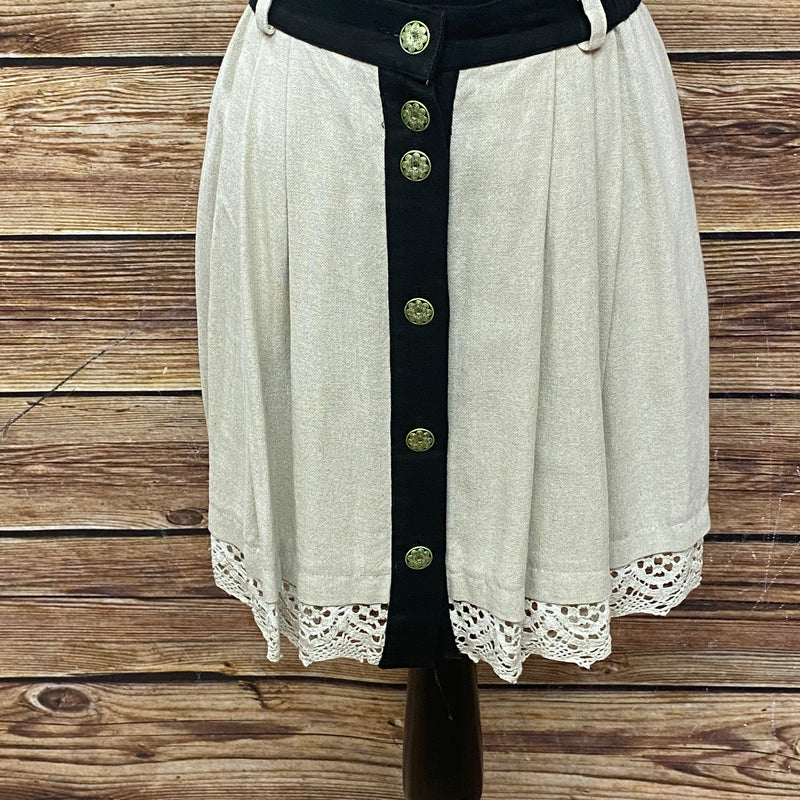 Kurzer Trachtenrock von der Marke Daller Landmode beige/schwarz Gr.34 VintageKurzer Trachtenrock von der Marke Daller Landmode beige/schwarz Gr.34 Vintage