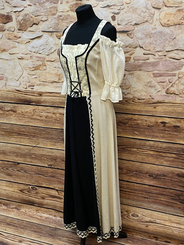 Langes Landhauskleid in Größe 36 mit feiner Verzierung, Ansicht 2