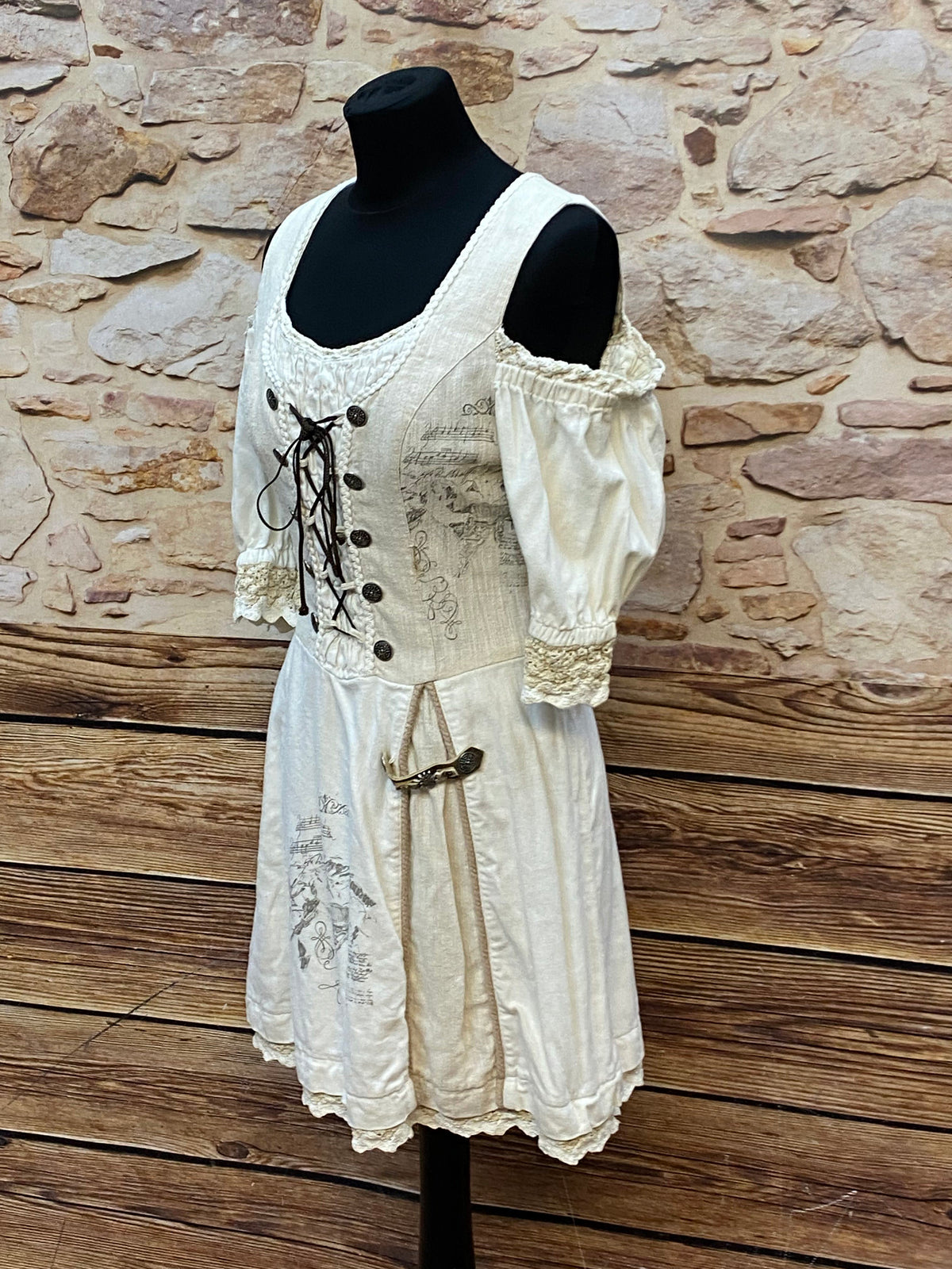 Landhauskleid mit charmanten Details und kleinem Makel Gr.38