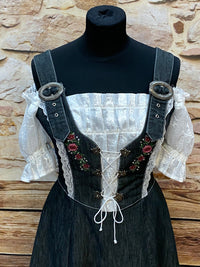 Schwarzes Landhauskleid in Größe 36