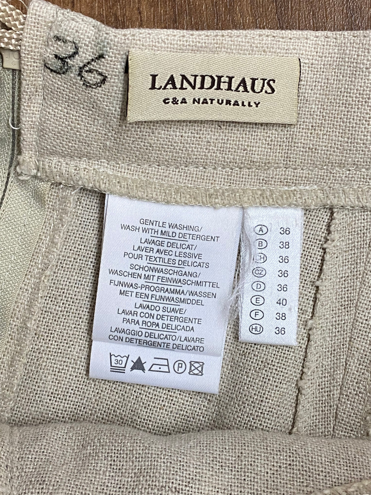 Kurzer Trachtenrock von der Marke Landhaus C&A beige Gr.36