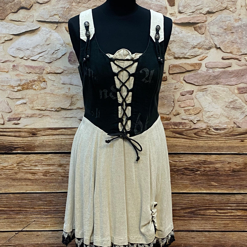 Landhauskleid mit Spitzen-Details – Größe 42