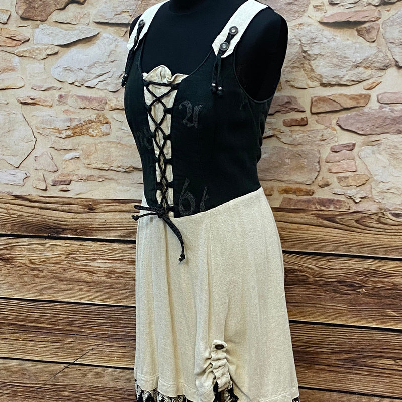 Landhauskleid mit Spitzen-Details – Größe 42