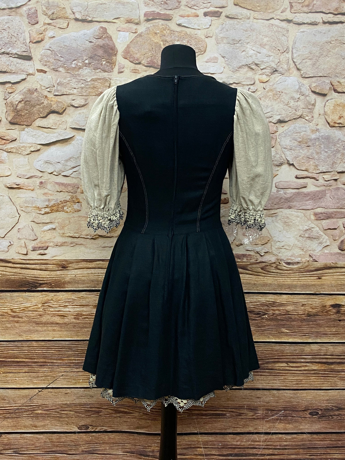 Meico look maison de campagne noir/beige robe de maison de campagne élégante Dirndl taille 34