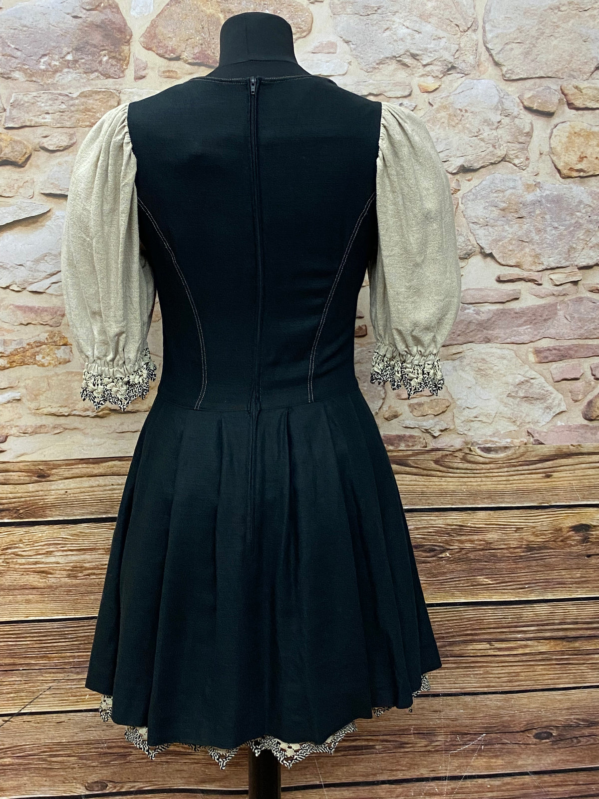 Meico look maison de campagne noir/beige robe de maison de campagne élégante Dirndl taille 34