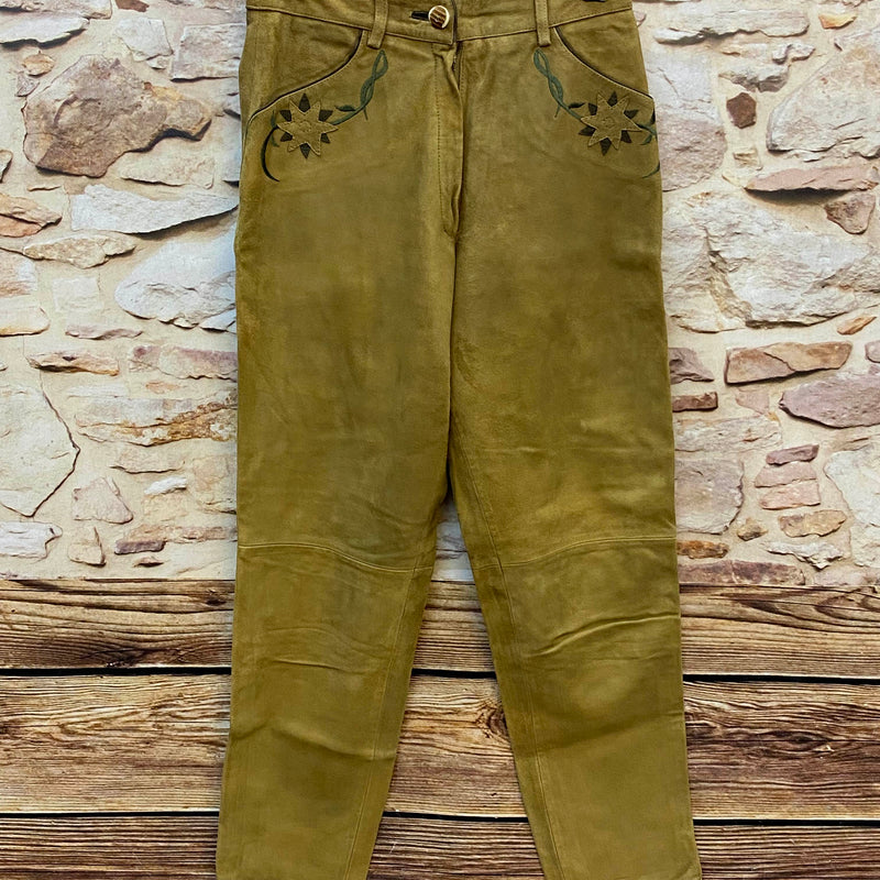 „Lange Damen Lederhose Gr. 36 von Marianne Seyfer aus echtem Leder mit floraler Edelweiß Stickerei“